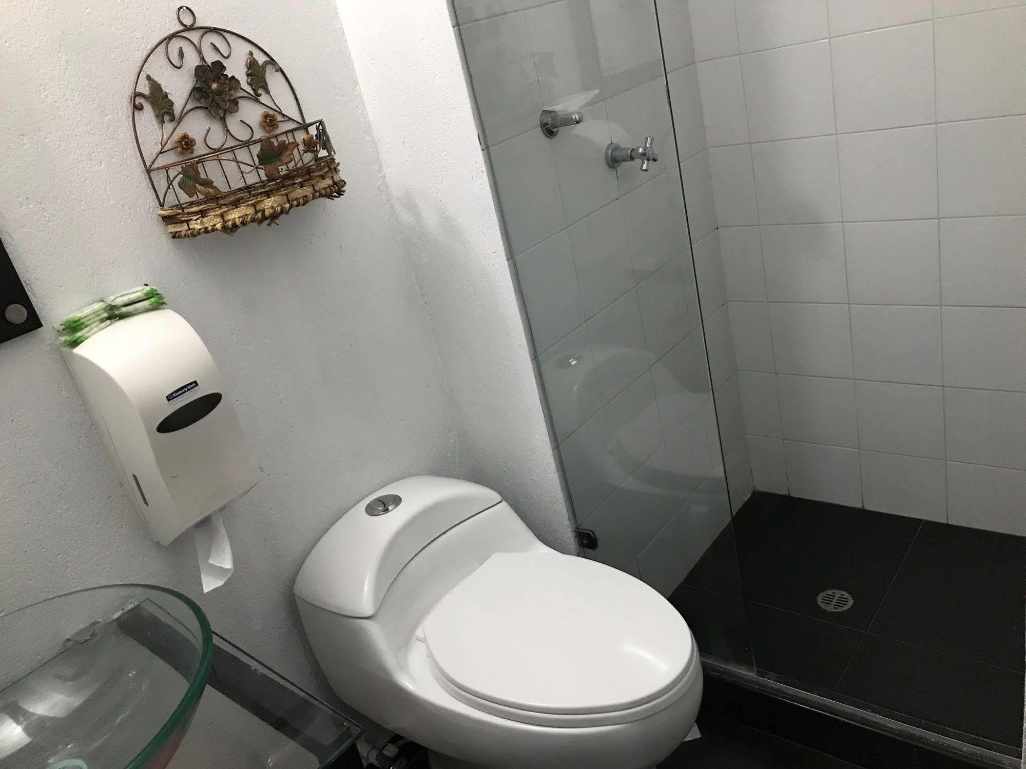 Hotel Paradise Lleras 麦德林 外观 照片