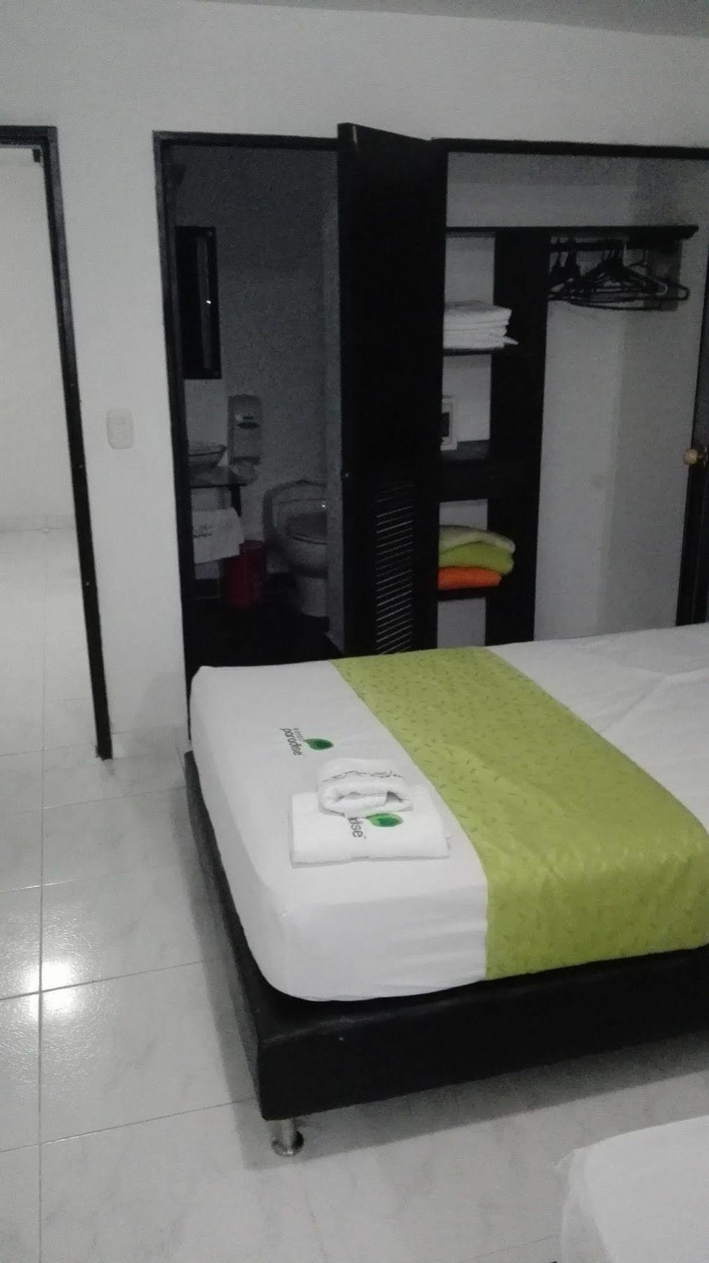 Hotel Paradise Lleras 麦德林 外观 照片